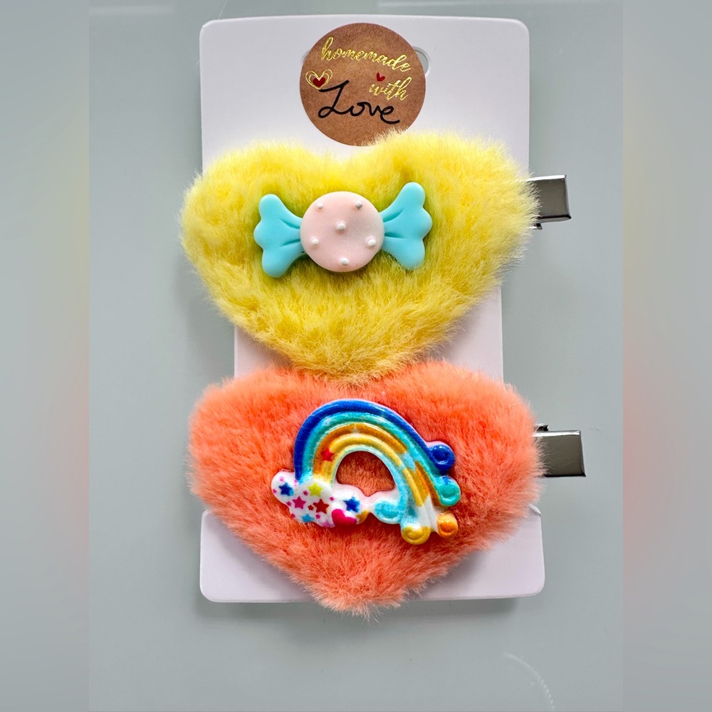 2 Pc Assorted Fuzzy Heart Barrettes - Picture 3 of 4